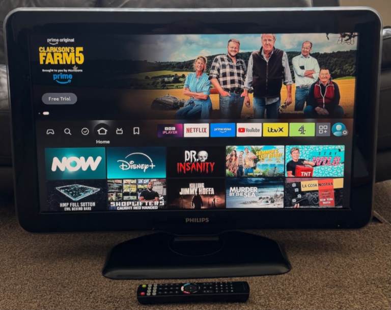 ++ Philips 32 Inch HD LCD TV Built In Freeview (Not Smart) ++