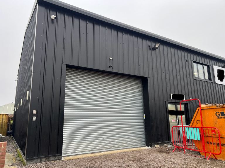 Commercial, light industrial, unit, workshop, storage, space TO LET close to M11 Stansted 
