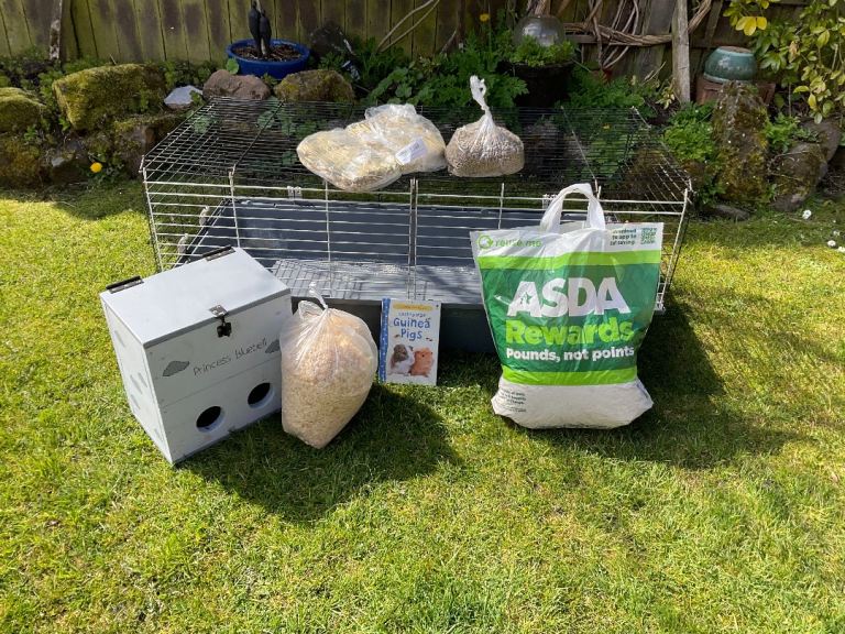 Large Indoor Hamster / Guinea Pig Ferplast Cage / Hutch Can deliver. Several Extras Included