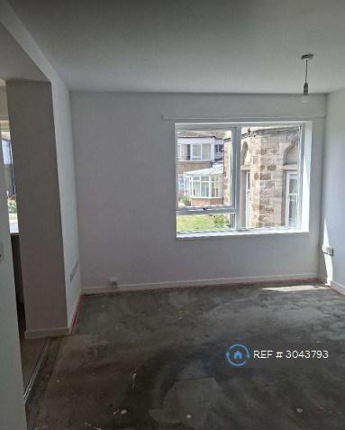 1 bedroom flat in Stakesby Road, Whitby, YO21 (1 bed) (#3043793)