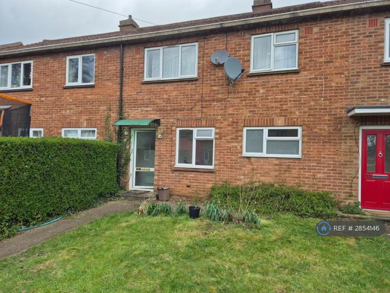 3 bedroom house in Queensland Gardens, Northampton, NN2 (3 bed) (#2854146)