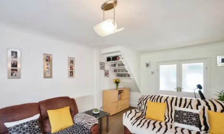 image for 🏡 Home Sweet Home: Shared Living in Birmingham for Just £10/Week.