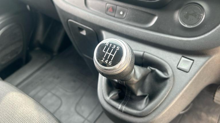 2021 Nissan NV300 30 L2 Diesel 2.0 dCi 120ps H1 Acenta Van Van Diesel Manual