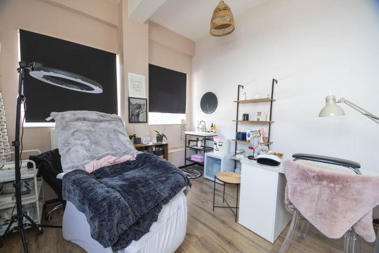  Beauty Room | Creative Space | Commercial Unit | Office | Desk in Wimbledon South West London SW19