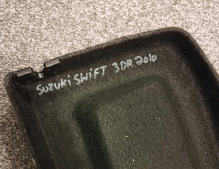Suzuki swift 3 door parcel shelf 2010