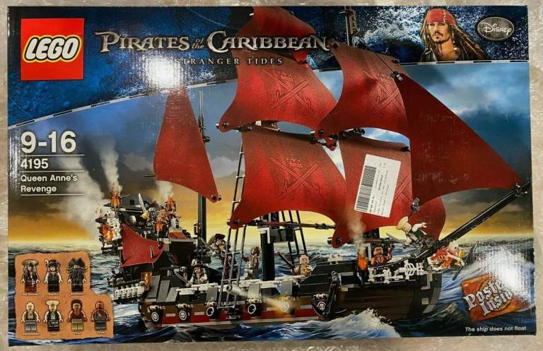 LEGO 4195 Pirates of the Caribbean Queen Anne's Revenge MINT PERFECT NO CREASE