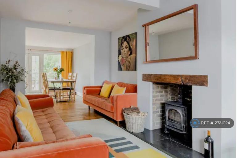 3 bedroom house in Maida Avenue, London, E4 (3 bed) (#2731024)