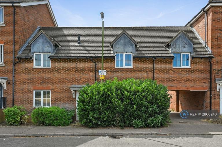 2 bedroom house in Tiger Moth Way, Hatfield, AL10 (2 bed) (#2868248)