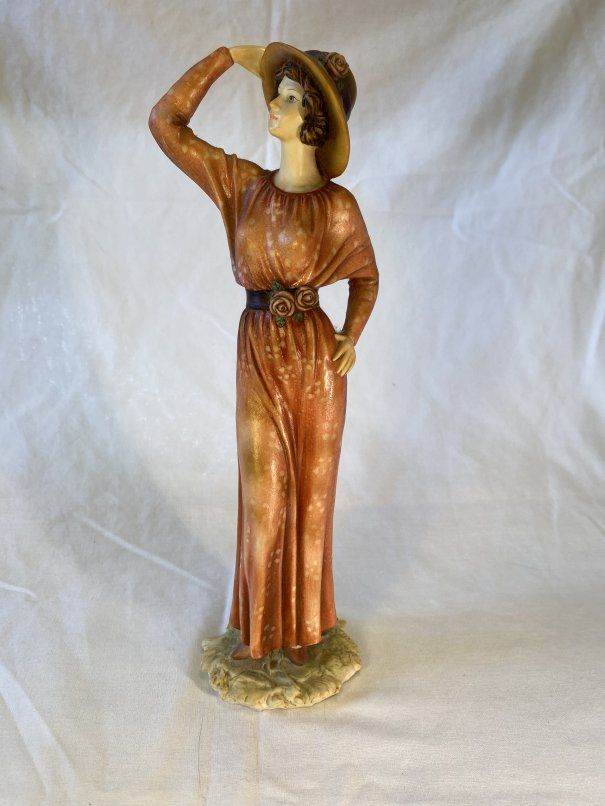 The Regal Collection P028 Justine figurine