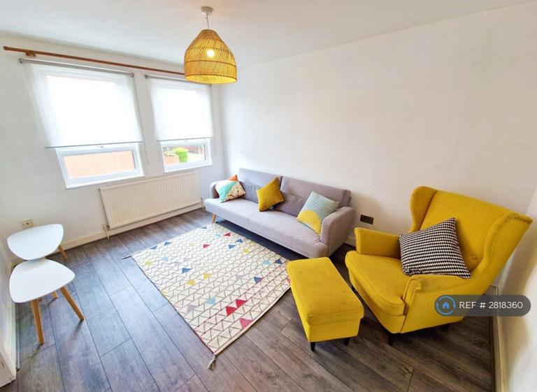 3 bedroom flat in Foundry Lane, Manchester, M4 (3 bed) (#2818360)