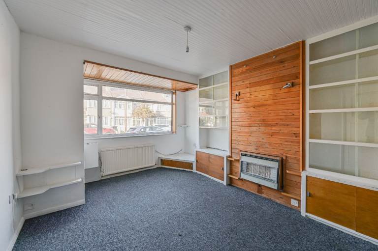 3 bed 2 living rooms Thornton Heath 