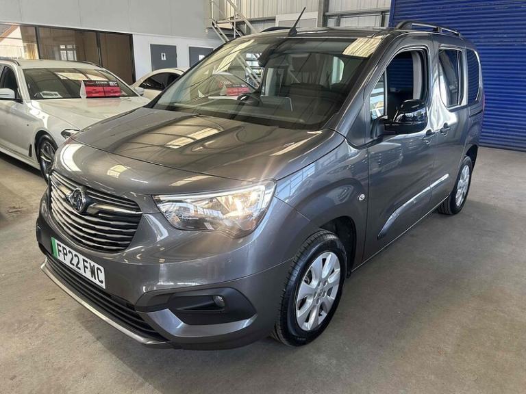 2022 Vauxhall Combo SE MPV Electric Automatic