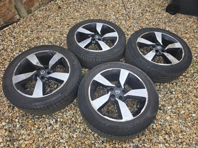 4 x Nissan 18" Diamond Cut Alloys + 4 x 215/55/18 Matching Tires