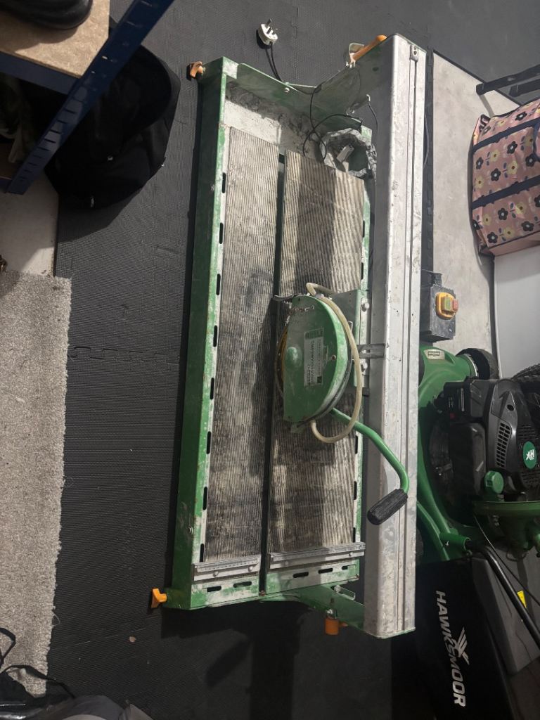Zipper Z1 FS250 wet electric water fed tile cutter