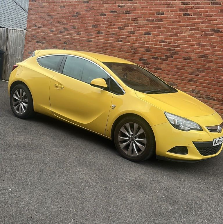 Vauxhall, ASTRA GTC, Hatchback, 2013, Manual, 1956 (cc), 3 doors