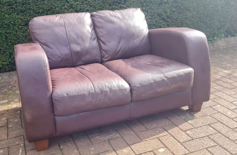 DELIVERY INCLUDED VGC 2 seater dark brown genuine leather HIDE character sofa 
