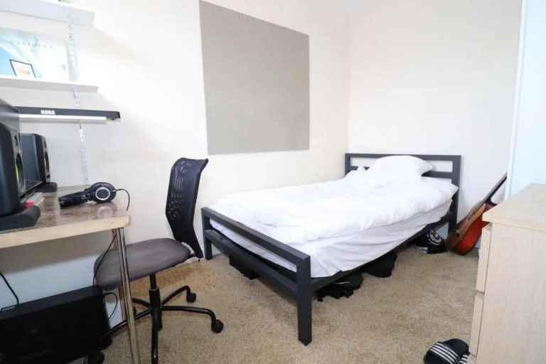 Student House share on Arabella street