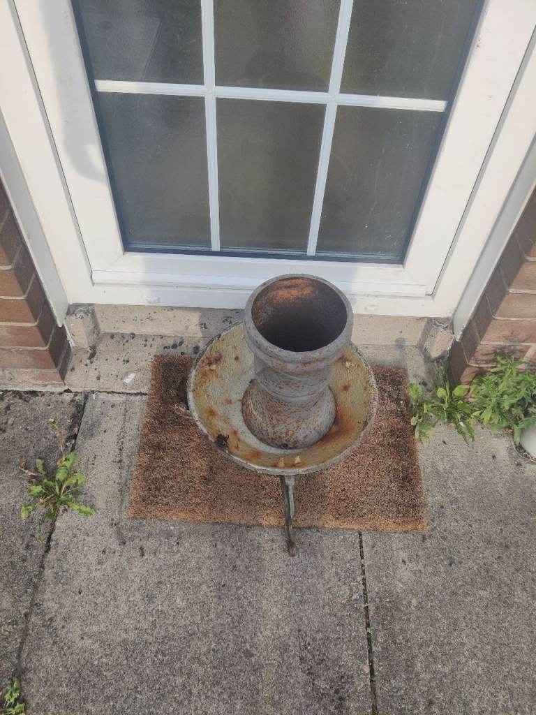Vintage Metal Garden Planter / Urn – Weathered Grey