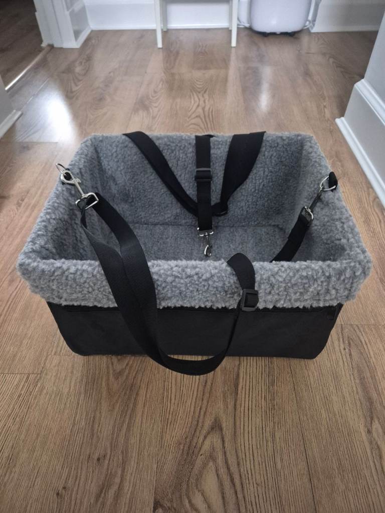 Dog car carrier (New)