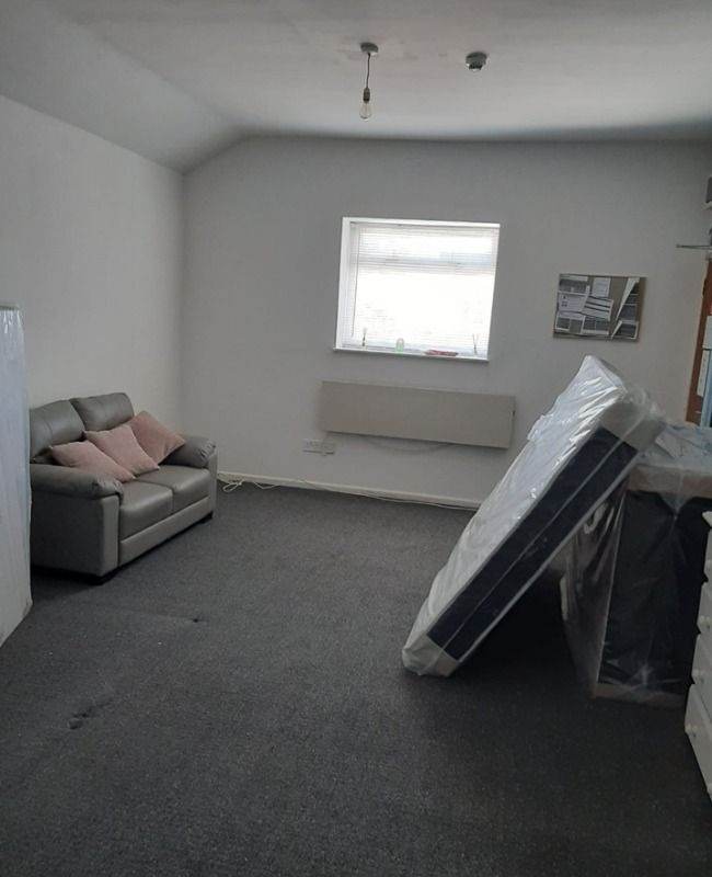 Supported 1-Bed Studio Flats Available – Small Heath