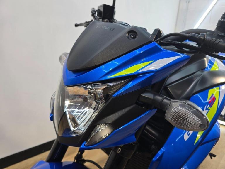 Suzuki GSX-S750 Blue 2020 - Heated Grips, R&G Bungs, R&G Tail Tidy