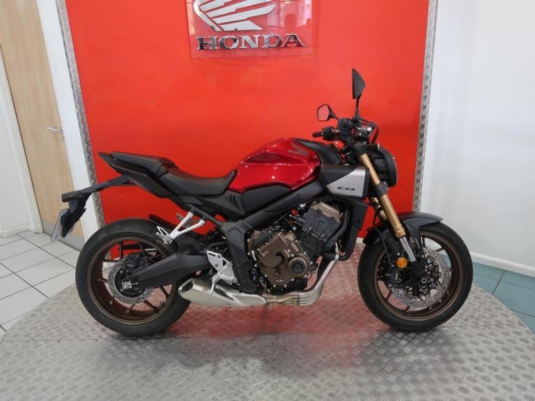 Brand new Honda CB650R E-Clutch