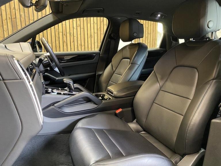 2022 Porsche Cayenne V6 E-Hybrid SUV HYBRID Automatic