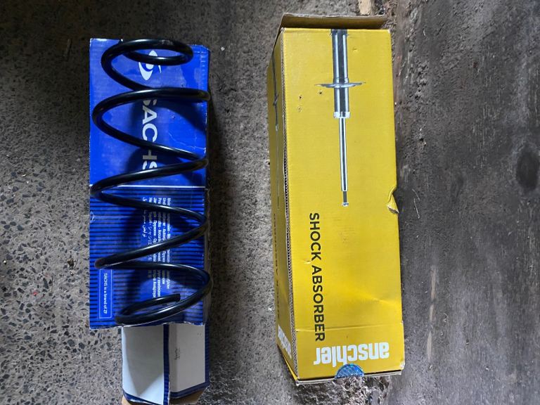 VW polo mk5  front suspension 