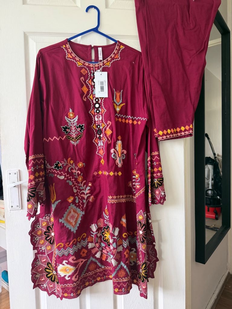 Ethnic New Womens Traditional Wear Suit - Maroon Embroidered