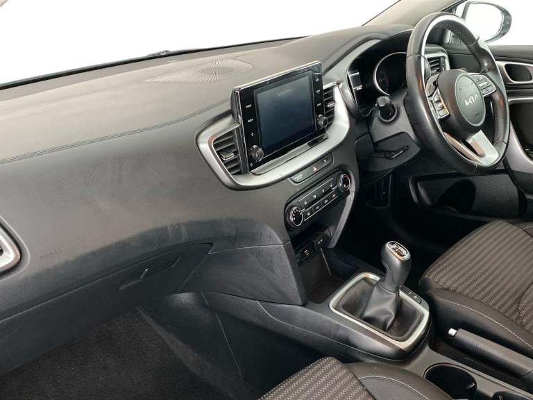 2022 Kia Ceed 1.0T GDi ISG 2 5dr Hatchback PETROL Manual