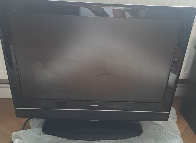Goodmans Black Flat Screen TV – Good Condition