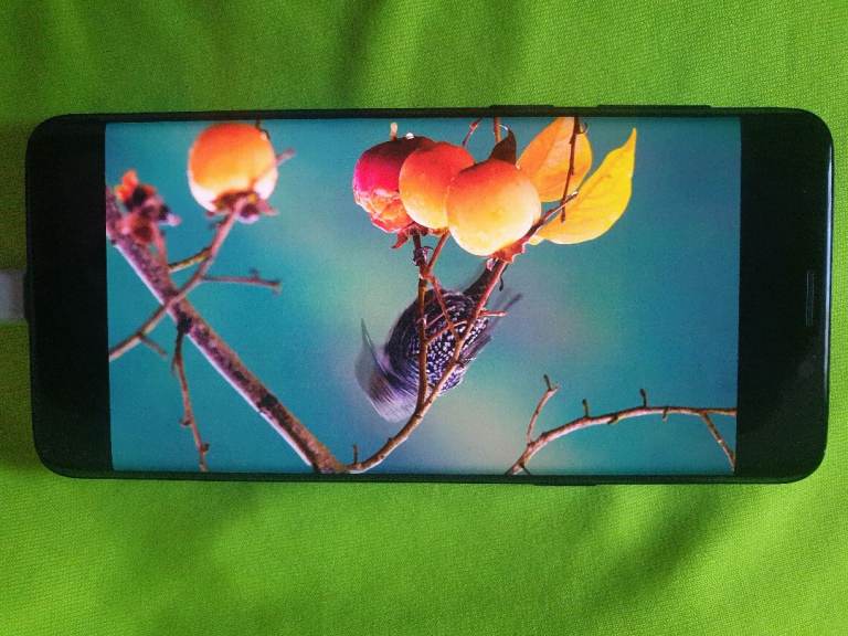 Selling a GALAXY S9 SM-G960F DUAL SIM. Excellent condition. Two SIM cards
