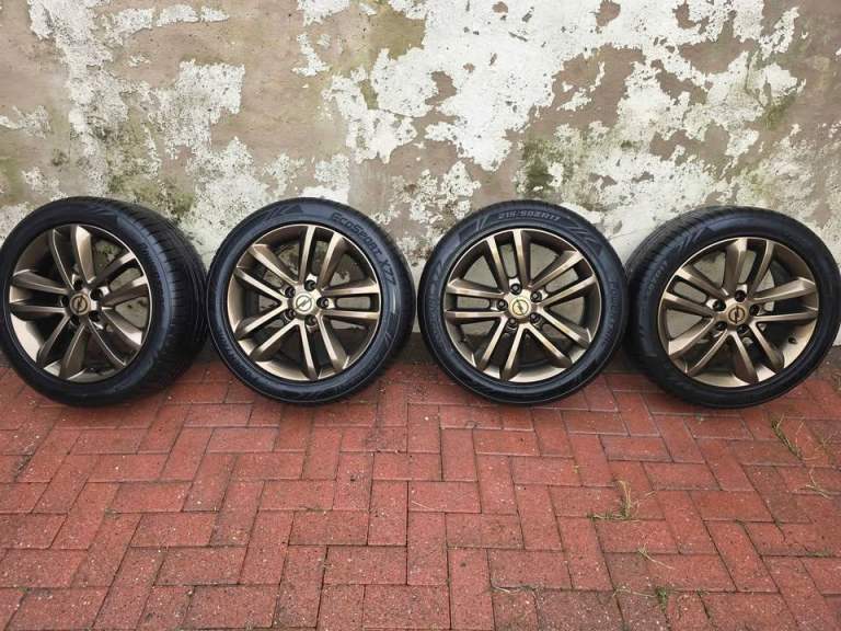 Vauxhall Vectra C 17" alloys with good tyres.