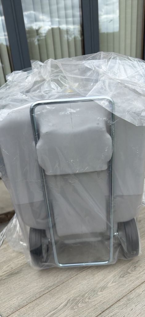 Waste carrier