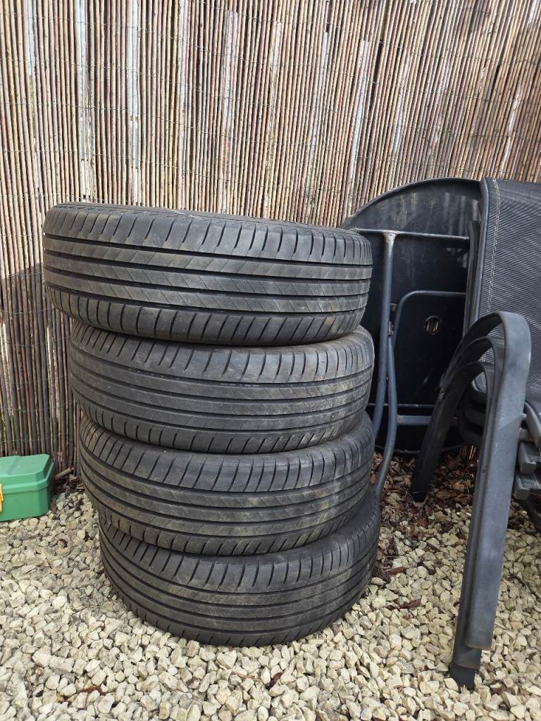 4 tyres
