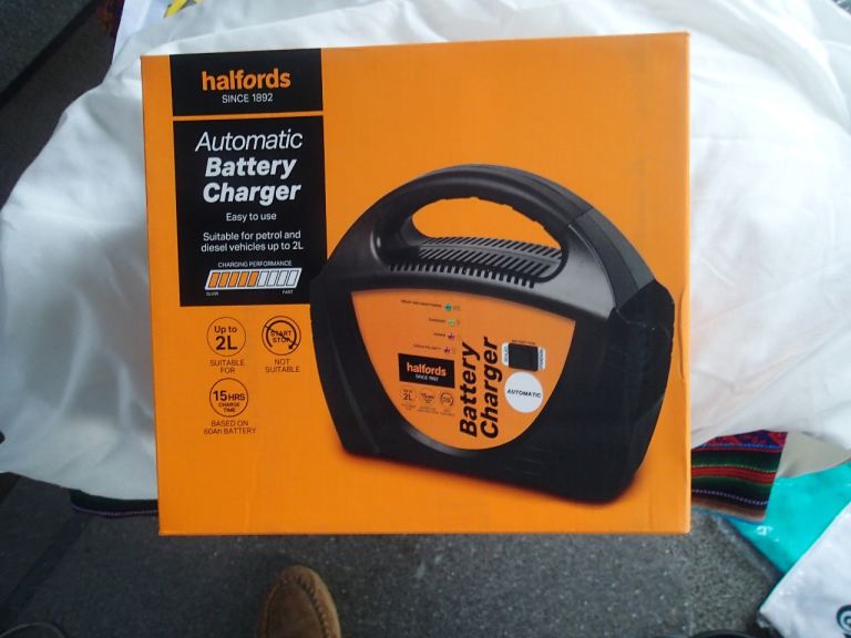 Halfords Battery Charger