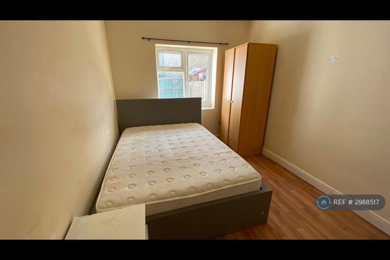 1 bedroom in Malpas Road, Dagenham, RM9 (#2988517)