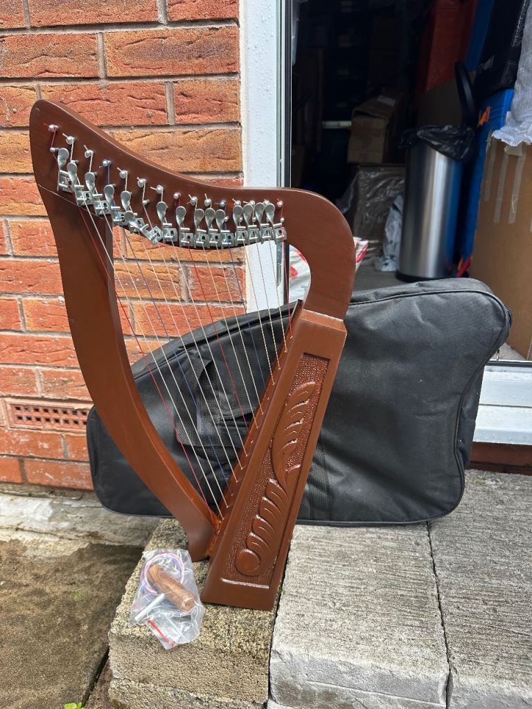 15 string Lever harp 