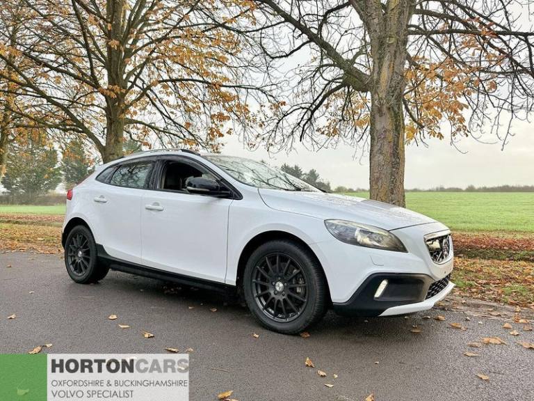  Volvo V40 Cross Country 2.0 T5 Lux Nav Hatchback 5dr Petrol Auto AWD Euro 6 (s/s) (245 ps) Hatch...