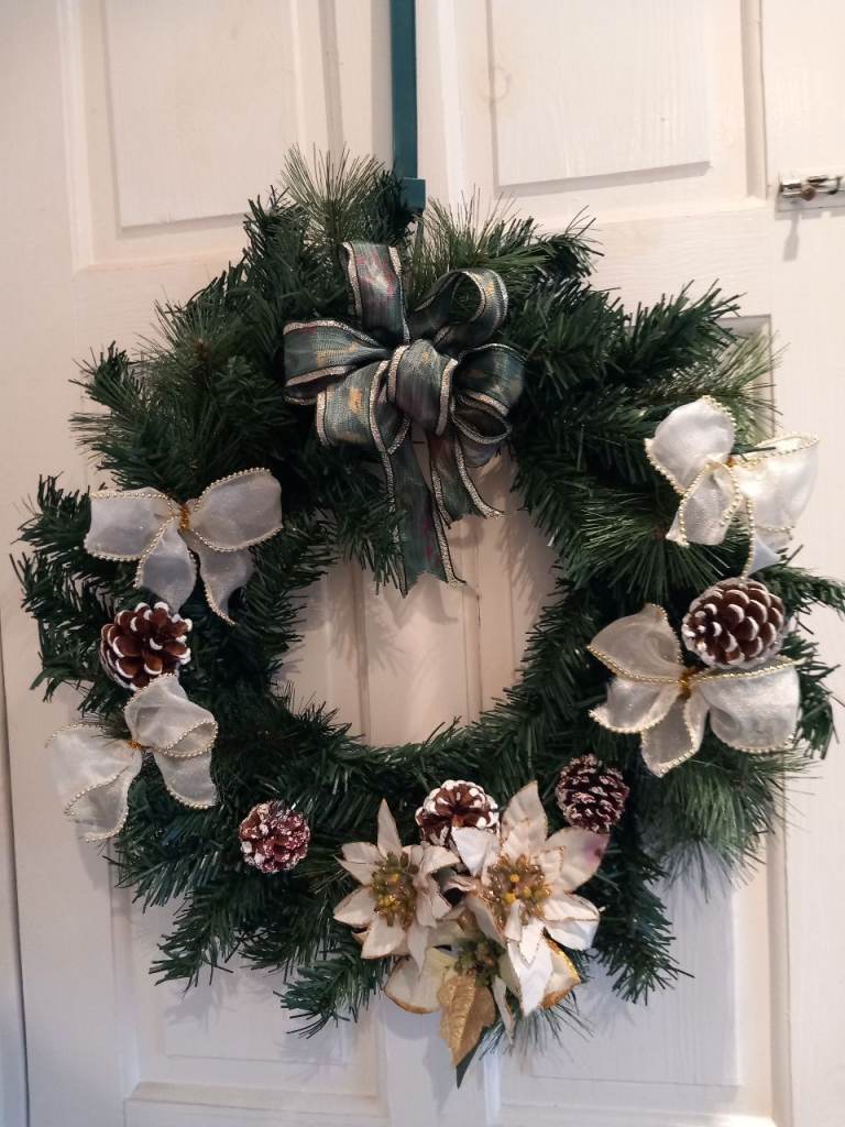 image for LARGE CHRISTMAS DOOR WREATH 