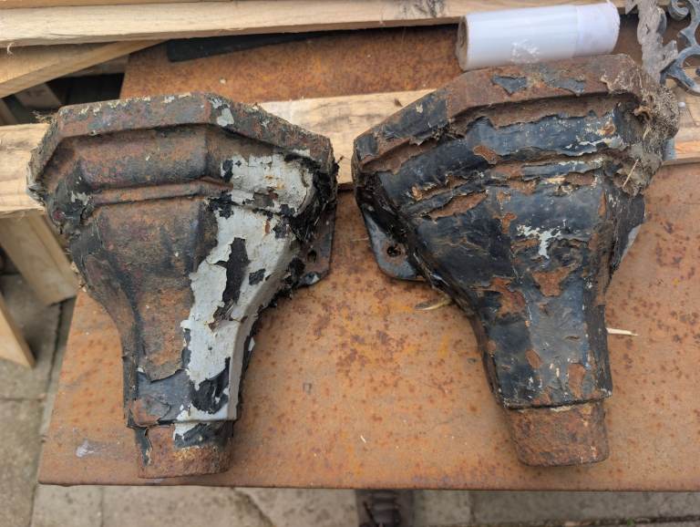 2 Drainpipe Downpipe Hoppers Cast Iron Requires Painting Ideal Garden Or Wall Planters.