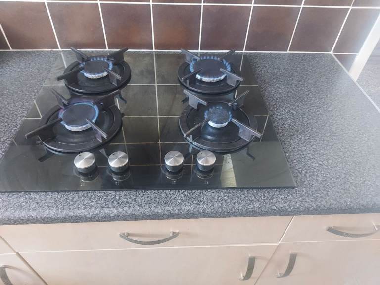 Four ring gas Hobb