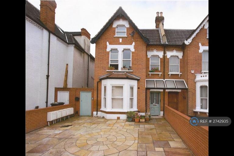 Studio flat in Farnan Road, London, SW16 (#2742935)