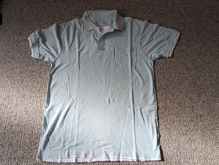 Men’s DeHavilland 100% cotton short sleeved pale blue T-shirt (M)