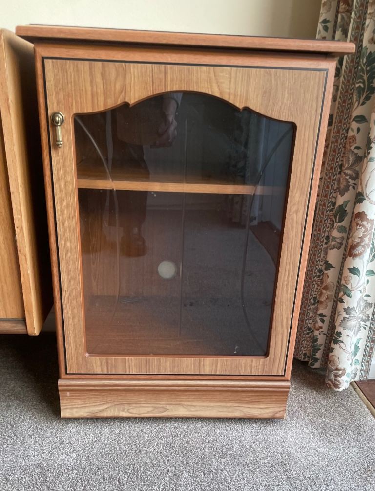 Free vintage stereo cupboard 