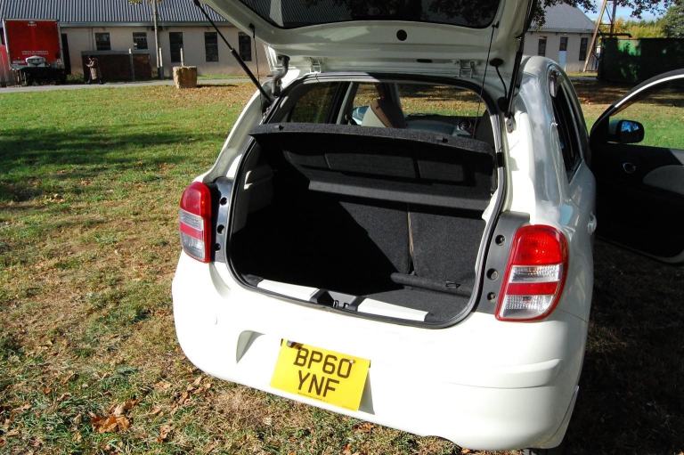 NISSAN MICRA MARCH White Auto Petrol 2010