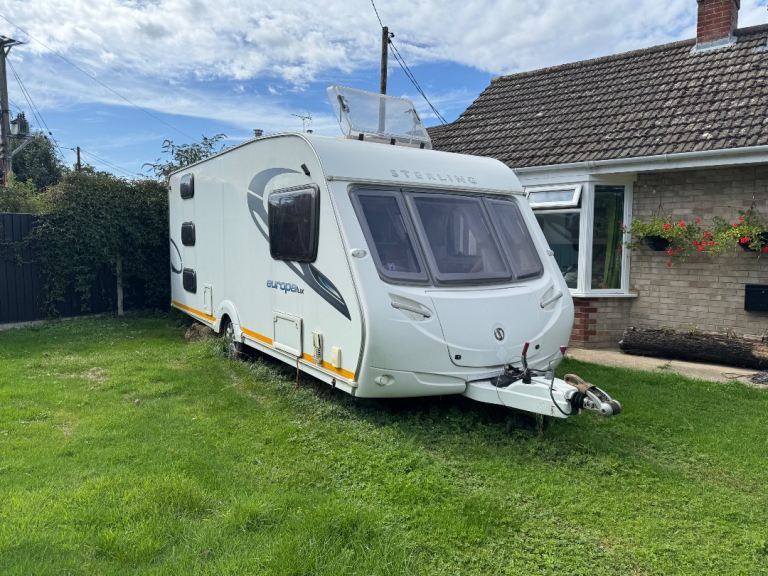 6 berth triple bunk caravan - Stirling Europa
