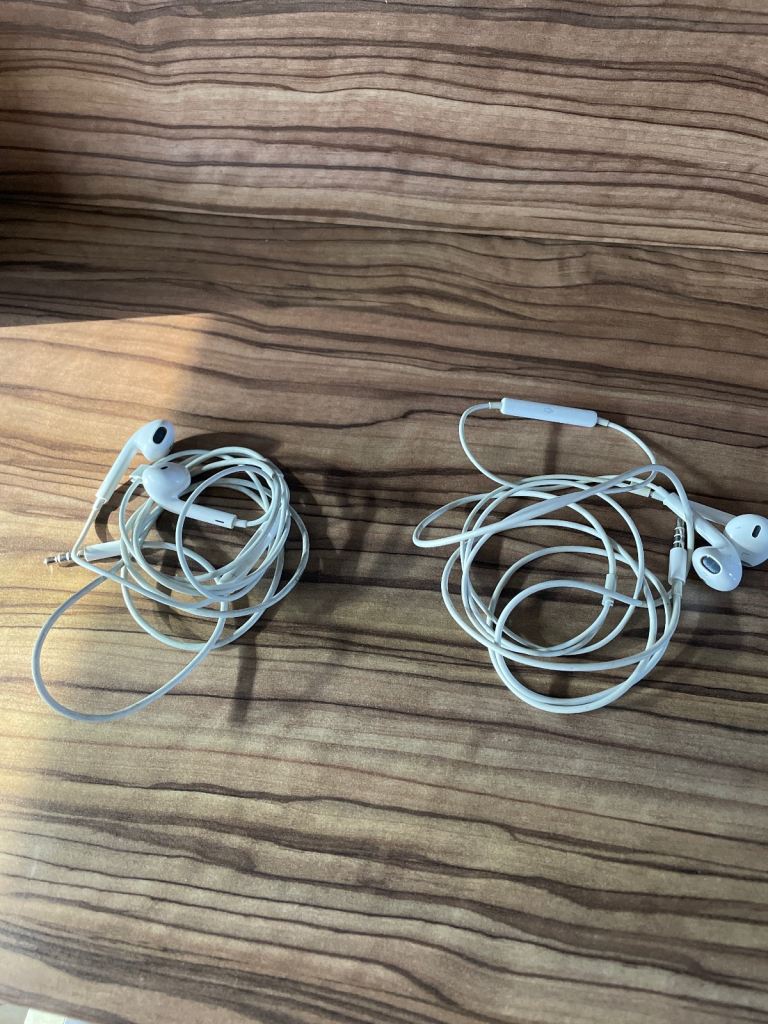 iPhone headphones 