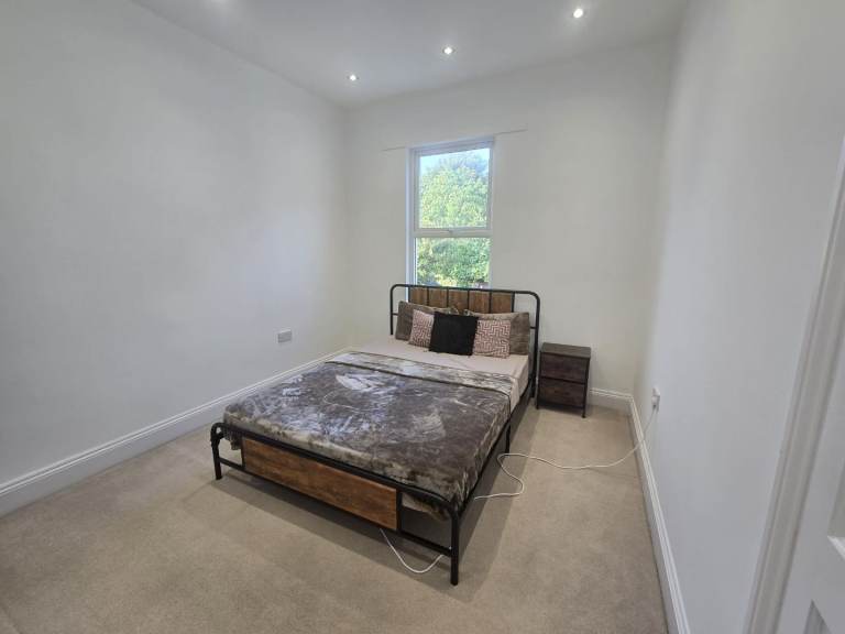Massive room to rent