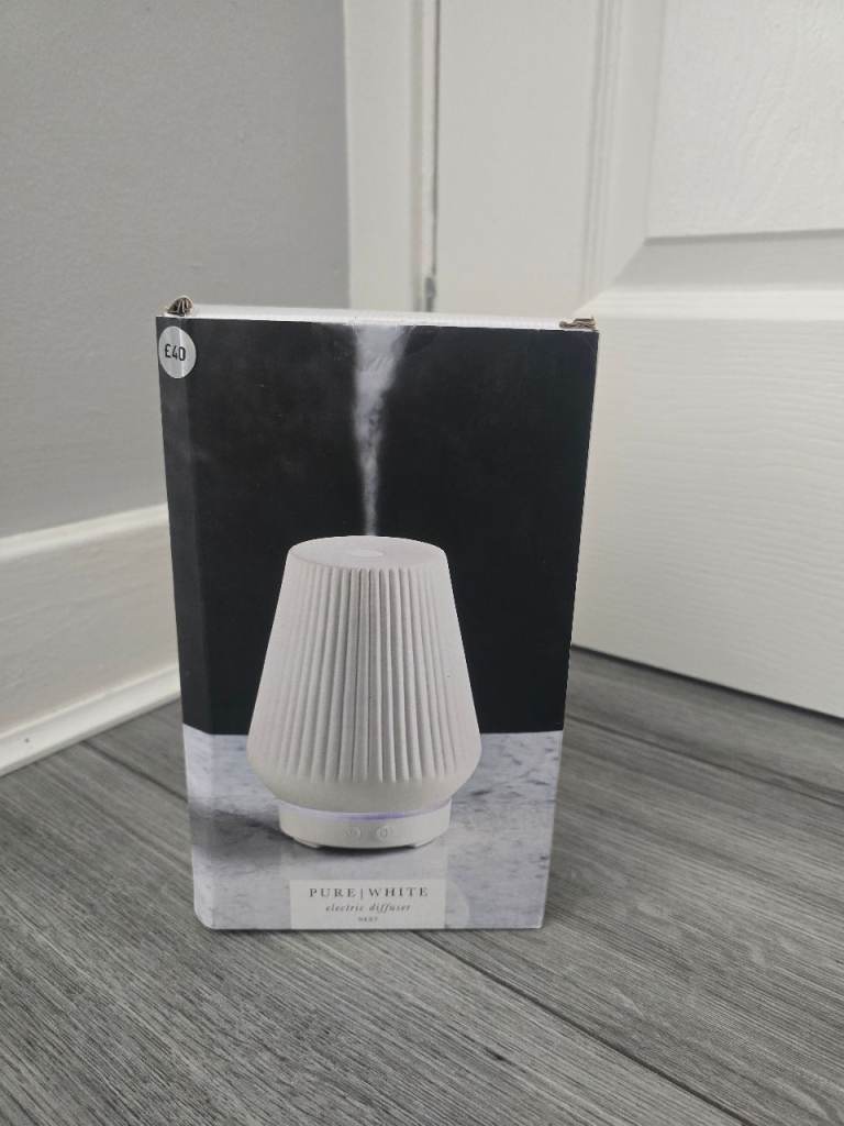 PURE WHITE Aroma Diffuser - White, New in Box